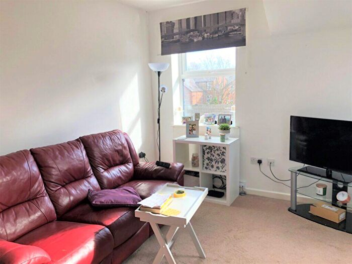 1 Bedroom Apartment To Rent In Cresswell Grove Flat - Didsbury, M20