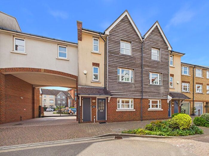 5 Bedroom End Of Terrace House For Sale In Ropetackle, Shoreham By Sea, BN43