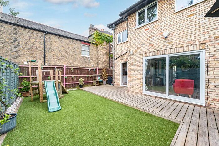 3 Bedroom Detached House For Sale In Kemble Road, Forest Hill, London, SE23