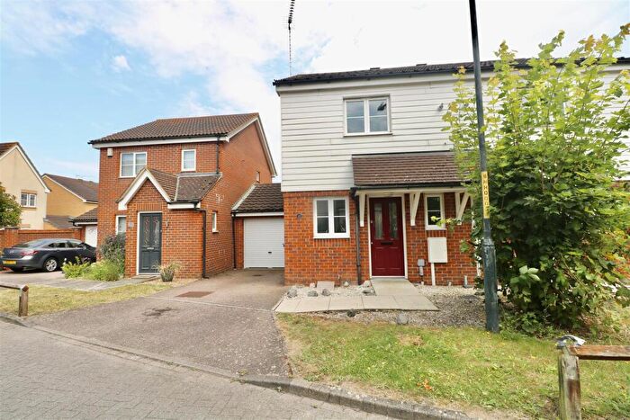 2 Bedroom Semi-Detached House To Rent In Mermaid Close, Gravesend, DA11