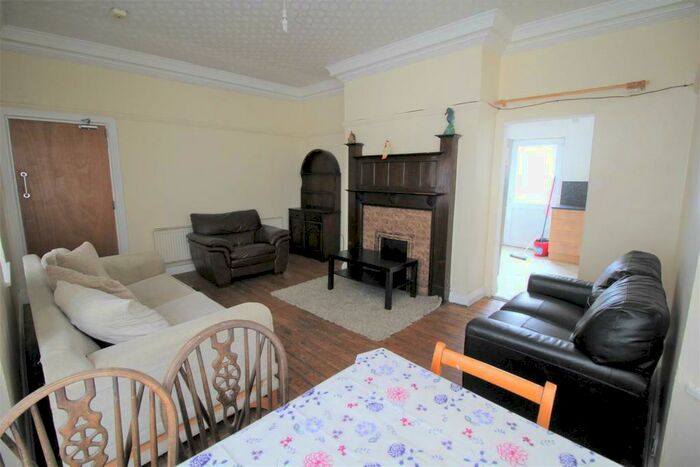 7 Bedroom Semi-Detached House To Rent In **&#pppw Inclusive Of Bills** Derby Road, Lenton, - Uon, NG7