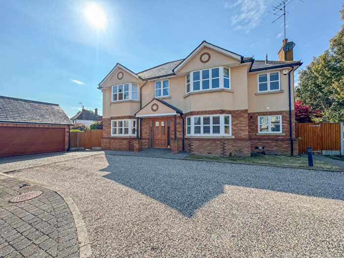 4 Bedroom Detached House For Sale In Whitehouse Mews, Rayleigh, SS6