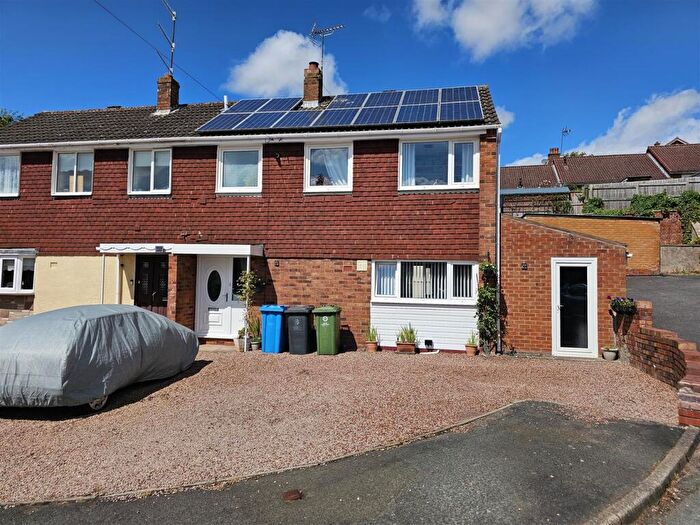 3 Bedroom Semi-Detached House For Sale In Maple Close, Kinver, Stourbridge, DY7