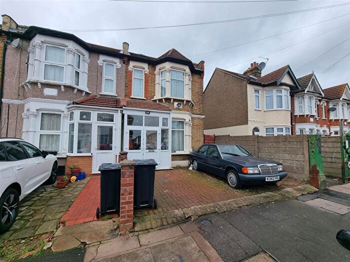 5 Bedroom End Terrace House For Sale In Westwood Road, Ilford, IG3