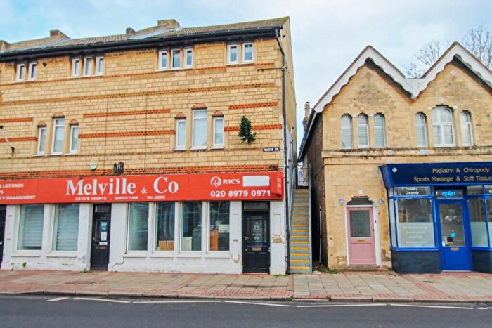 1 Bedroom Flat To Rent In Walton Road, East Molesey, Surrey, KT8