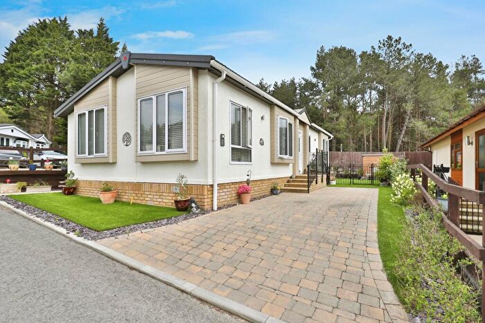 2 Bedroom Park Home For Sale In Alpine Drive, Silver Mists Park, Matchams, Ringwood, BH24