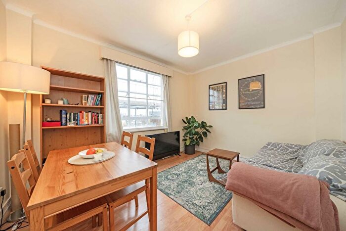 1 Bedroom Flat To Rent In Hatherley Grove, Notting Hill, W2