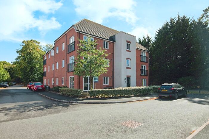 2 Bedroom Flat For Sale In Wicket Drive, Birmingham, B16