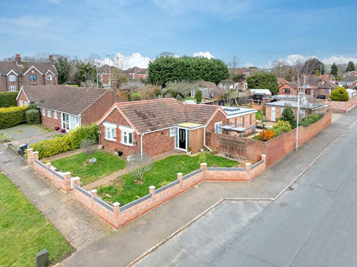 4 Bedroom Detached Bungalow For Sale In Ailsworth Road, Luton, LU3