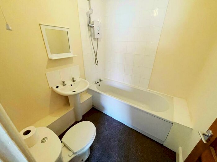 House To Rent In A Front StreetWest AucklandBishop AucklandCounty Durham, DL14