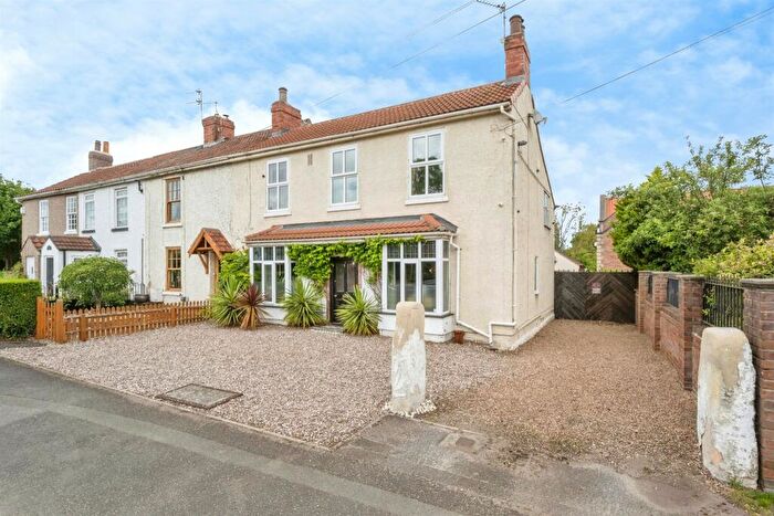 4 Bedroom Cottage For Sale In Bawtry Road, Bessacarr, Doncaster, DN4
