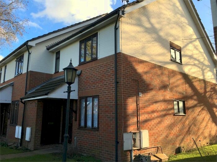 1 Bedroom Maisonette To Rent In Melford Close, Chessington, KT9