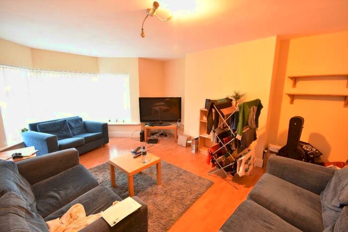 6 Bedroom Maisonette To Rent In Jesmond Road, Jesmond, NE2