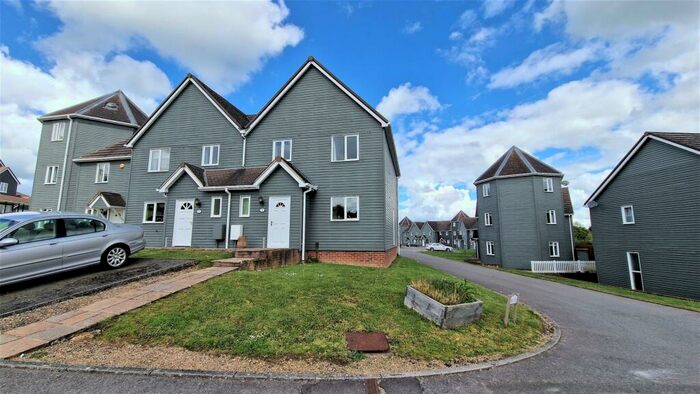 3 Bedroom Semi-Detached House For Sale In The Drive, Vastern, Royal Wootton Bassett, SN4
