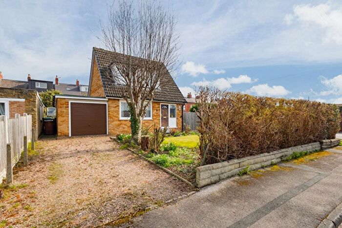 3 Bedroom Bungalow For Sale In Moor Avenue, Stanley, Wakefield, WF3