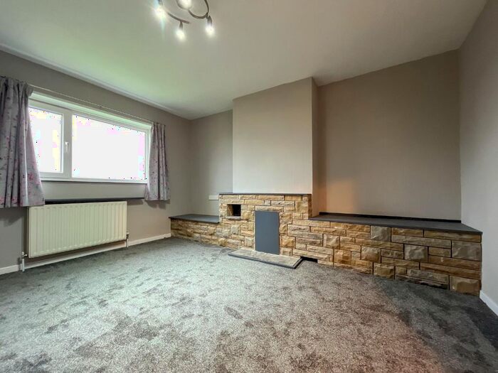 1 Bedroom Flat To Rent In Moorcroft Road, Dewsbury, WF13