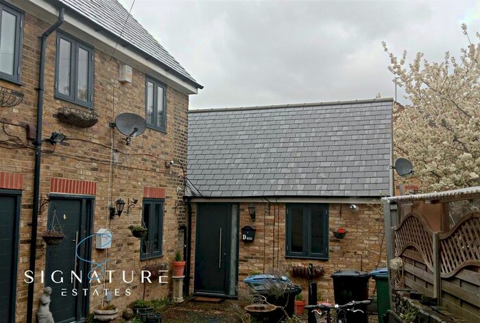 1 Bedroom Terraced Bungalow To Rent In Loates Lane, Watford, WD17