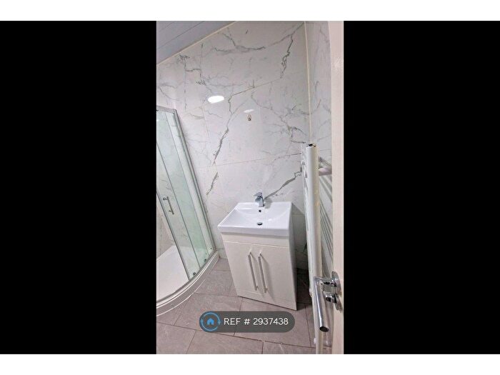 Studio To Rent In Knifesmithgate, Chesterfield, S40