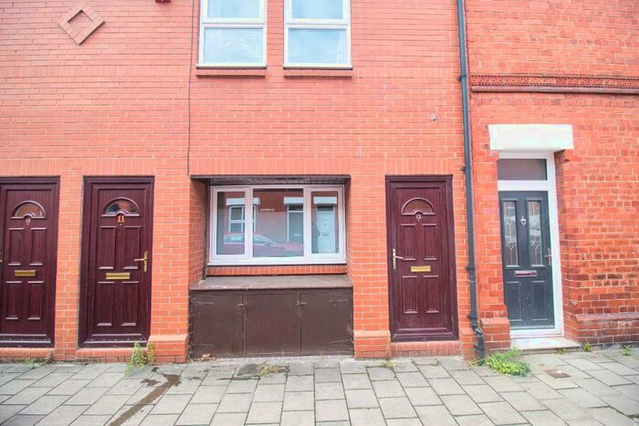1 Bedroom Apartment To Rent In West Street, Chester, Cheshire, CH2