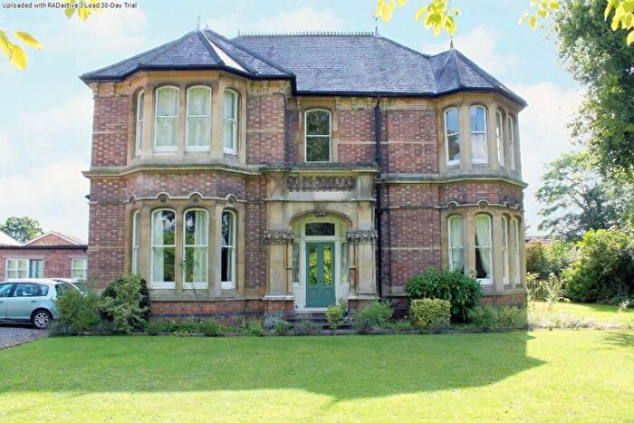 2 Bedroom Flat To Rent In Leamington Spa, Park House, CV32