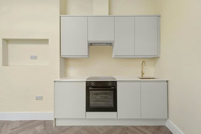 1 Bedroom House To Rent In Prince Of Wales Road, Kentish Town, NW5