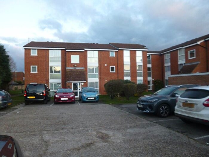 Studio To Rent In Broxbourne, EN10