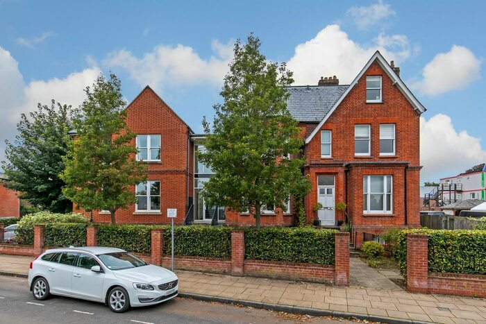 2 Bedroom Flat To Rent In Kingsmead Court, Norman Road, Winchester, SO23