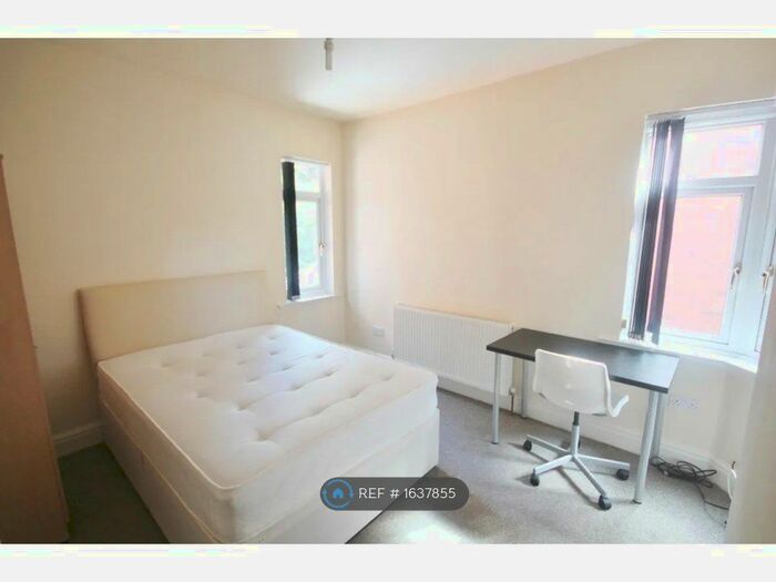 3 Bedroom Terraced House To Rent In Winchester Avenue, Leicester, LE3