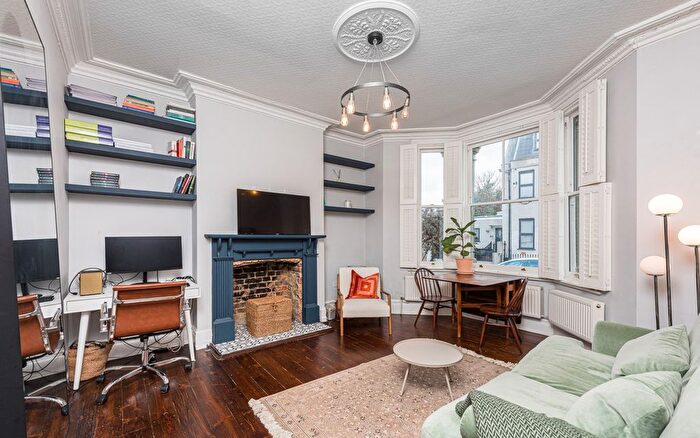 1 Bedroom Flat To Rent In Brayburne Avenue, SW4