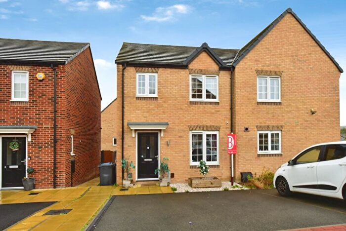 3 Bedroom Semi-Detached House For Sale In Judd Close, Halfway, Sheffield, S20