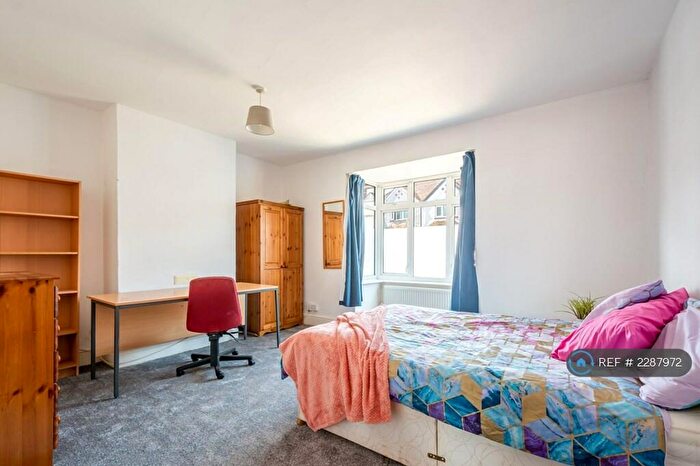 5 Bedroom Semi-Detached House To Rent In Parkhurst Road, Guildford, GU2