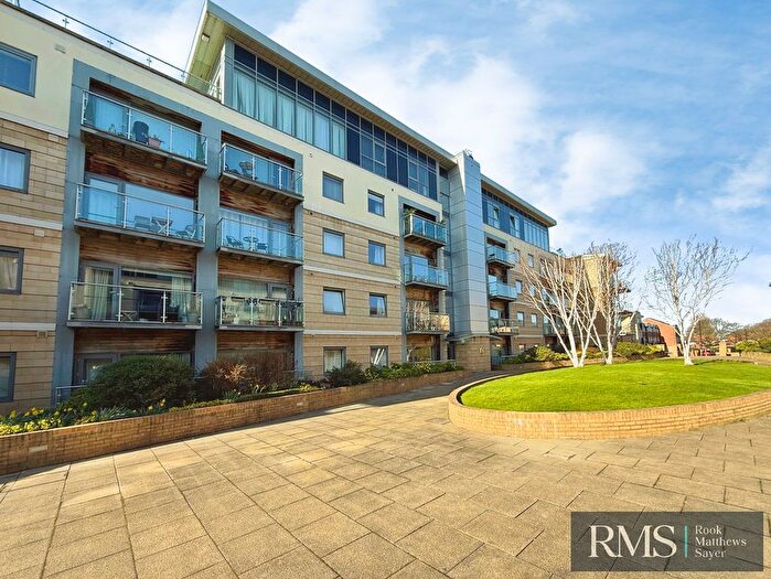 2 Bedroom Flat For Sale In Grove Park Oval, Newcastle Upon Tyne, NE3