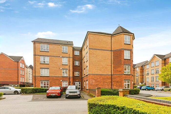 2 Bedroom Flat For Sale In Beckets View, Northampton, Northamptonshire, NN1