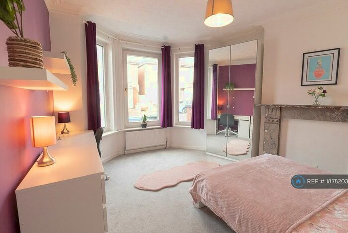 7 Bedroom End Of Terrace House To Rent In St. Denys Road, Southampton, SO17