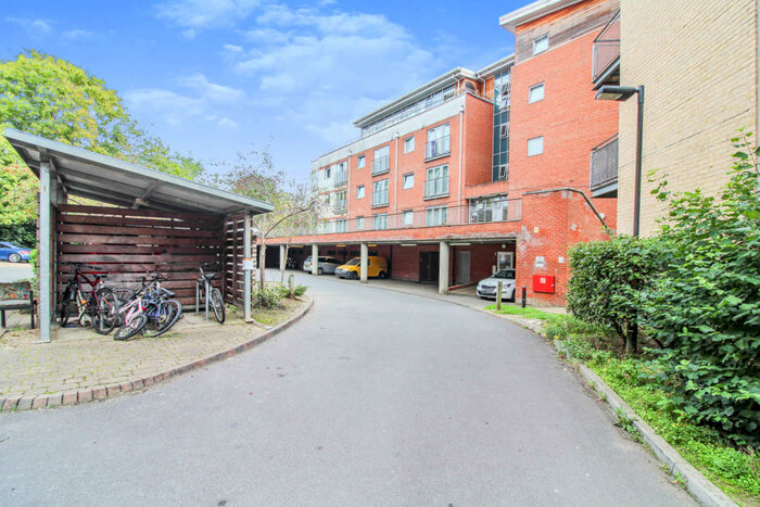 2 Bedroom Flat To Rent In Windmill Road, Central Slough, SL1