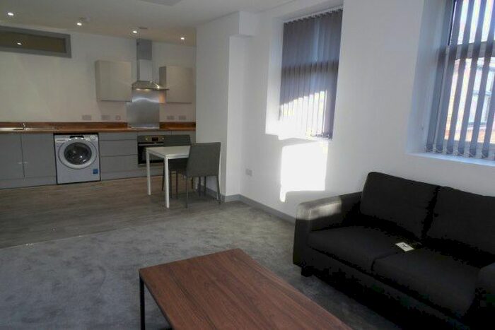 2 Bedroom Flat To Rent In Chaucer Walk, Blackburn, BB1
