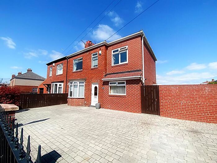 4 Bedroom Semi-Detached House For Sale In Elgin Gardens, Walkerdene, Newcastle Upon Tyne, NE6