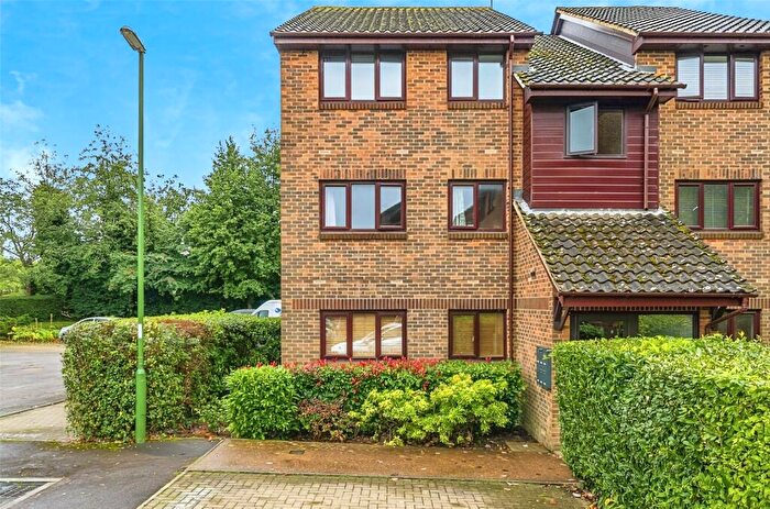 2 Bedroom Apartment For Sale In Newbridge Close, Broadbridge Heath, Horsham, RH12