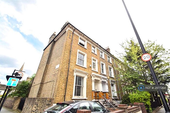 3 Bedroom Flat To Rent In Dalston Lane, London, E8
