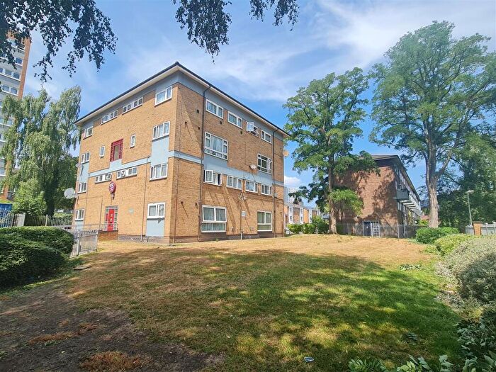 3 Bedroom Flat For Sale In Pershore Road, Birmingham, B5
