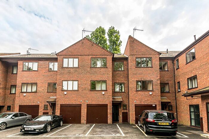 4 Bedroom Property To Rent In St Helens Gardens, North Kensington, London, W10