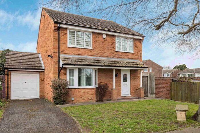 4 Bedroom Detached House To Rent In Clone - Milford Close, Abbeywood, London, SE2