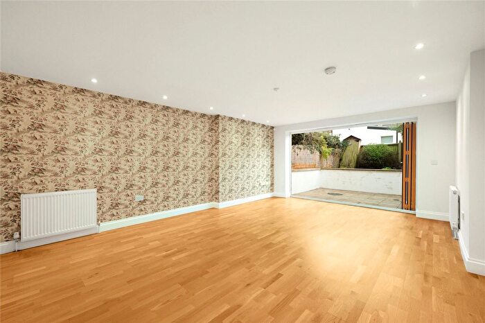 2 Bedroom Flat For Sale In Mill Lane, West Hampstead, NW6