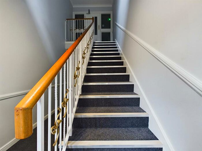 2 Bedroom Apartment To Rent In Henry Close, Enfield, EN2