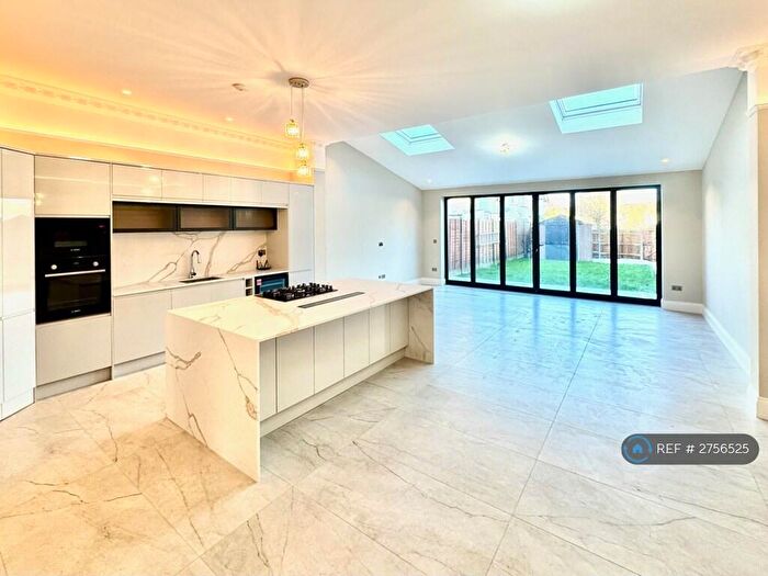 5 Bedroom Terraced House To Rent In Fallow Court Avenue, London, N12