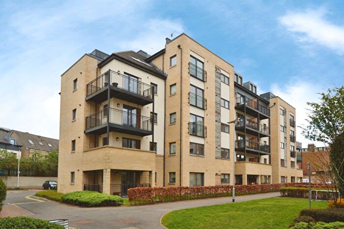 2 Bedroom Flat To Rent In Hatters Lane, Canonmills, Edinburgh, EH7