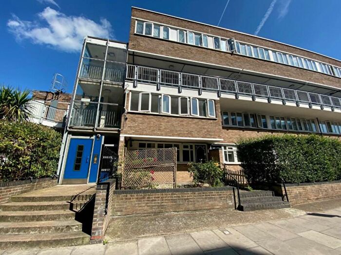 3 Bedroom Duplex To Rent In Jubilee Street, E1