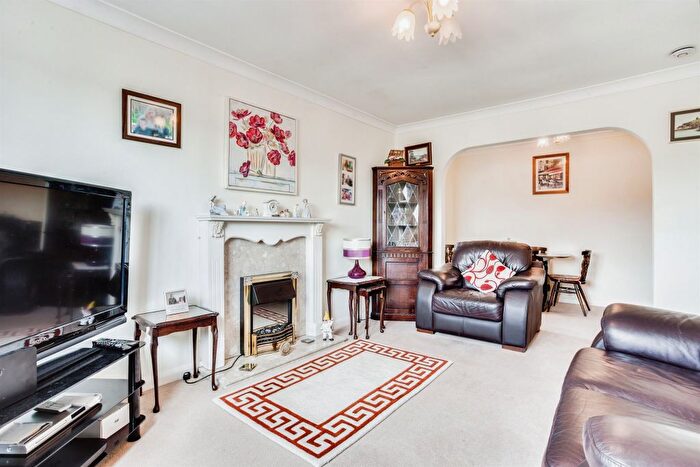 2 Bedroom Detached Bungalow For Sale In Danella Crescent, Wrenthorpe, Wakefield, WF2
