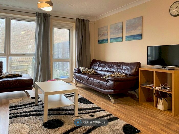 4 Bedroom Terraced House To Rent In Thetford Close, London, N13