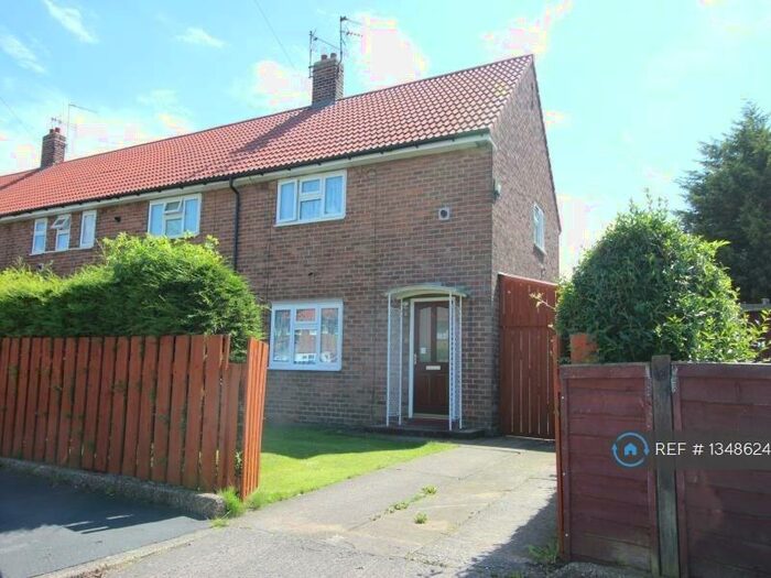 2 Bedroom End Of Terrace House To Rent In Waveney Road, Hull, HU8